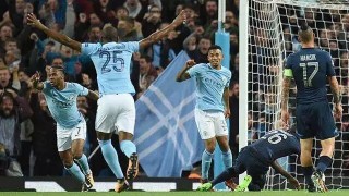  那不勒斯锋线发威客场大胜强势追击领头羊  