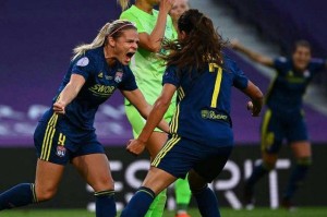  里昂女足四连冠创历史新纪录  