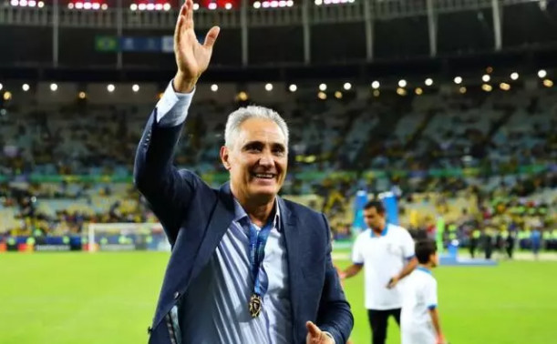  波尔多主帅运筹帷幄，换人调整收到奇效