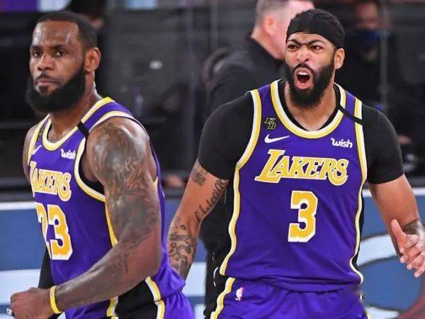  锡安复出砍下两双，鹈鹕客场爆冷胜湖人